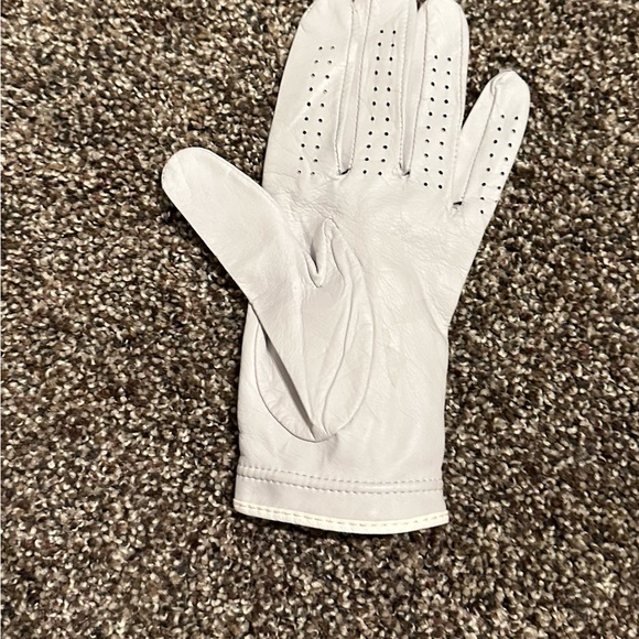Titleist White Golf Glove - Picture 2 of 3